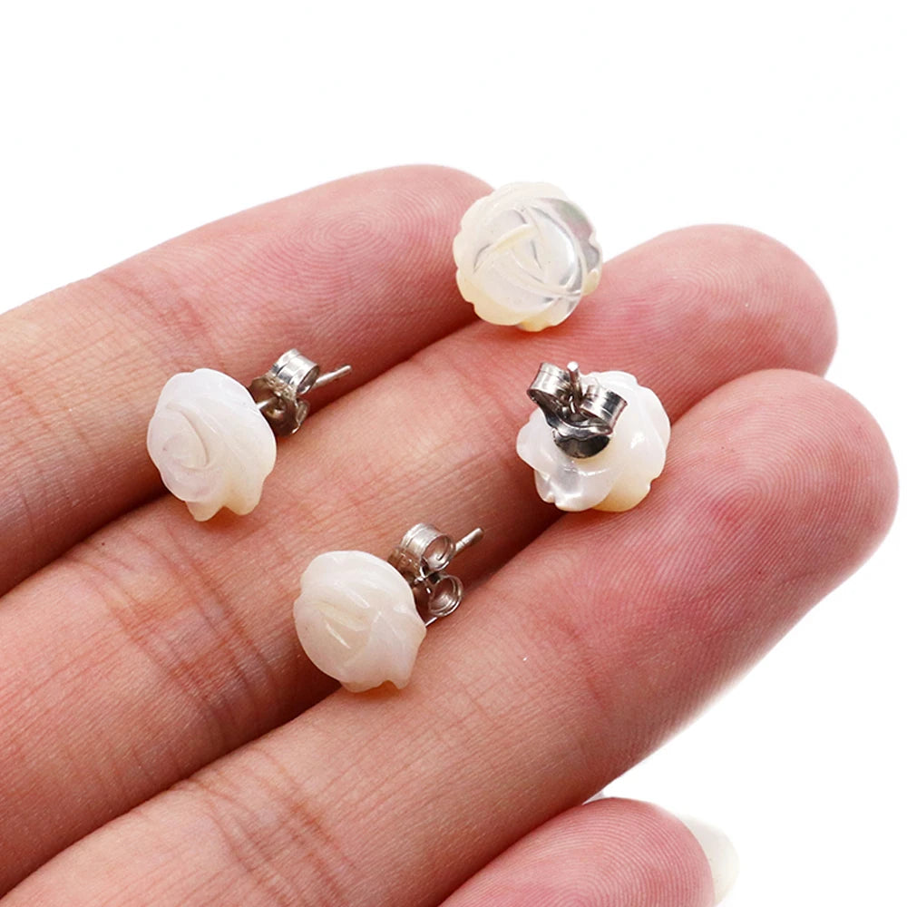 Boucle d'oreille fleur nacre