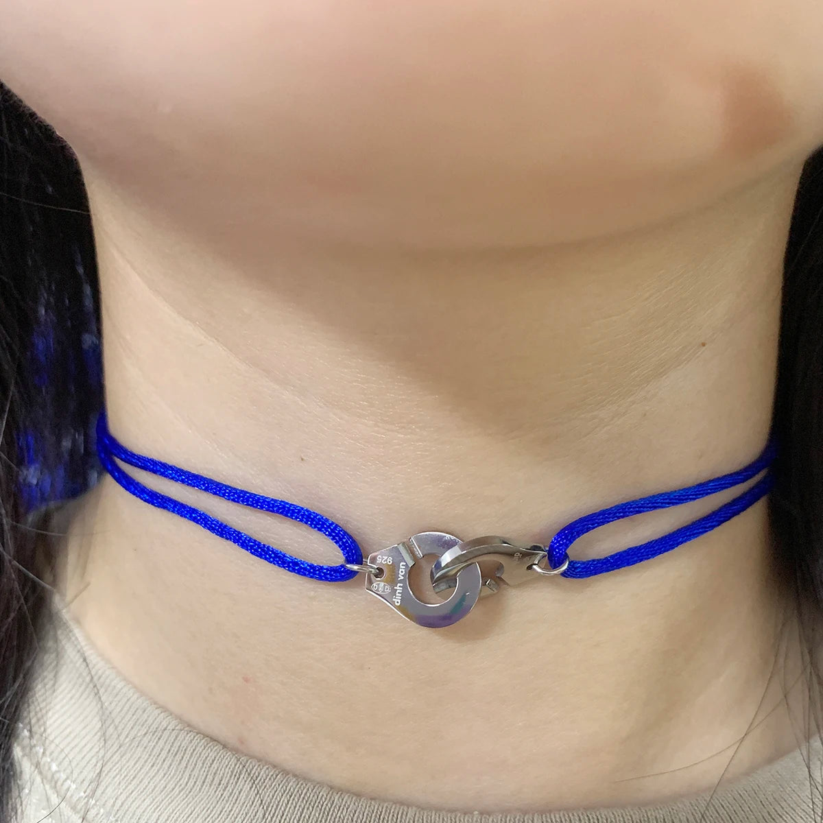 Collier Menotte