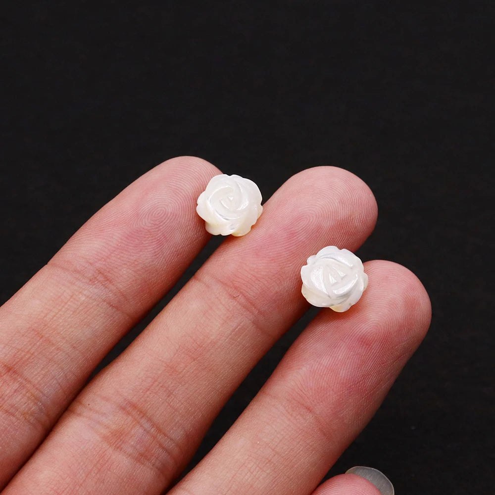 Boucle d'oreille fleur nacre