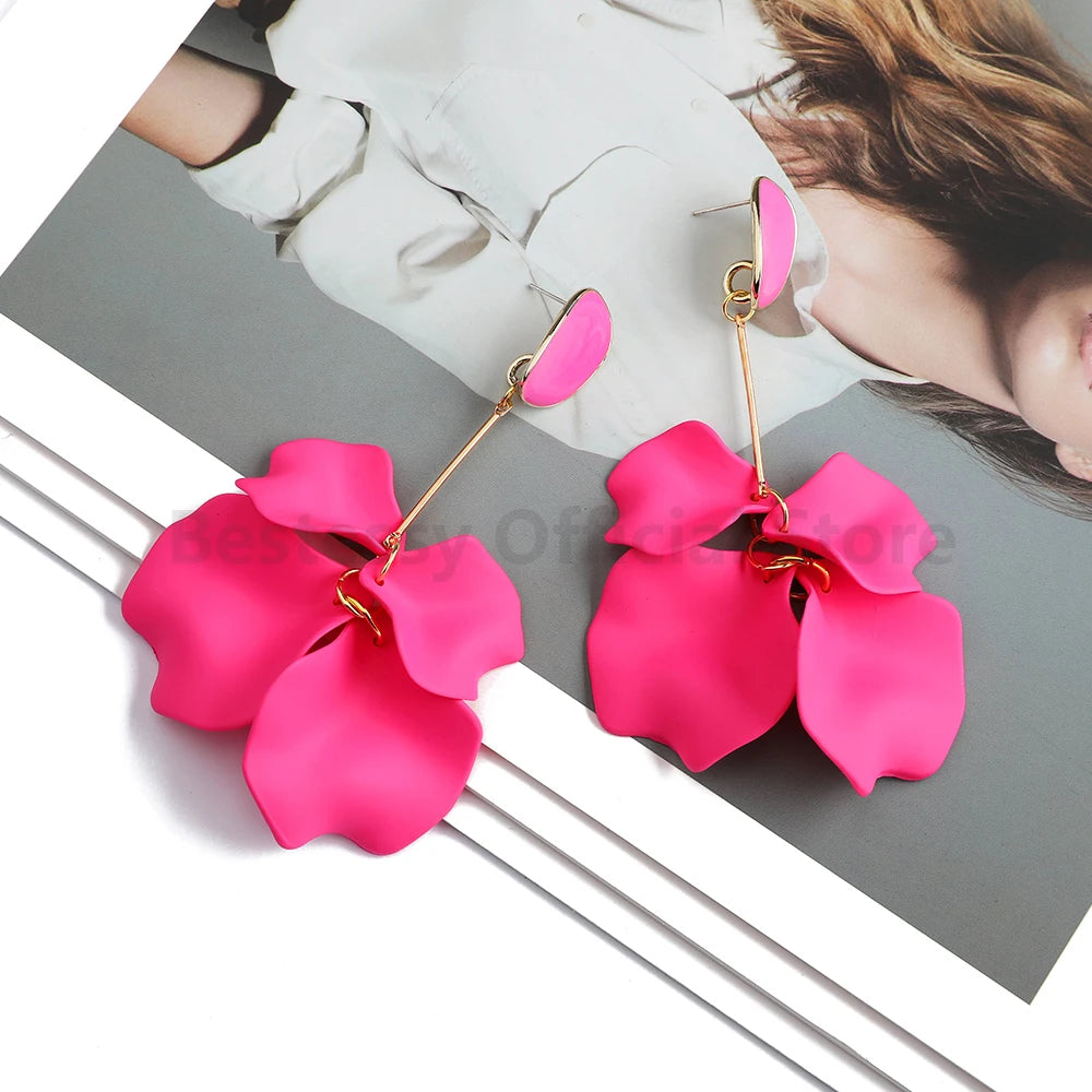 Boucle d'oreille fleur pendante