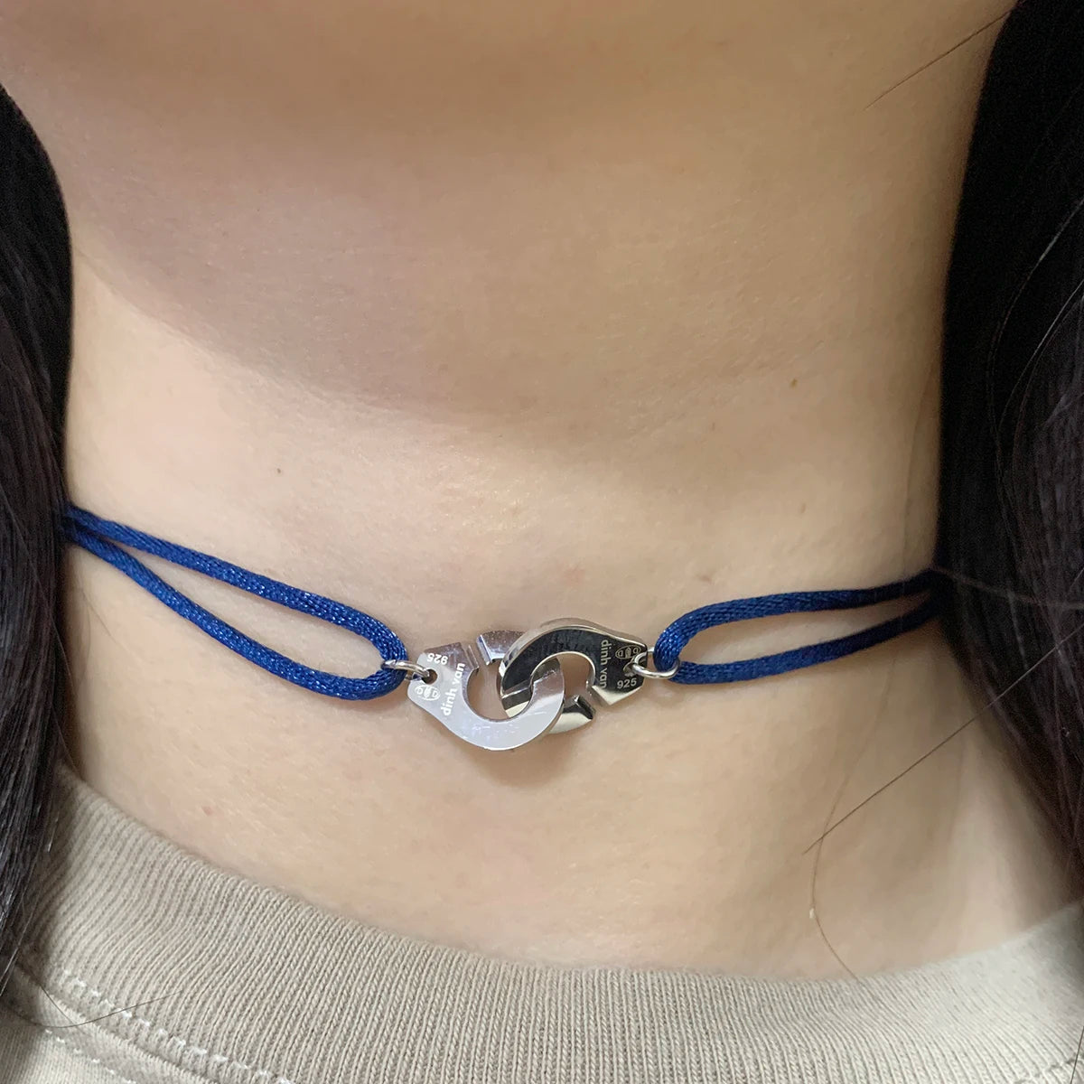 Collier Menotte