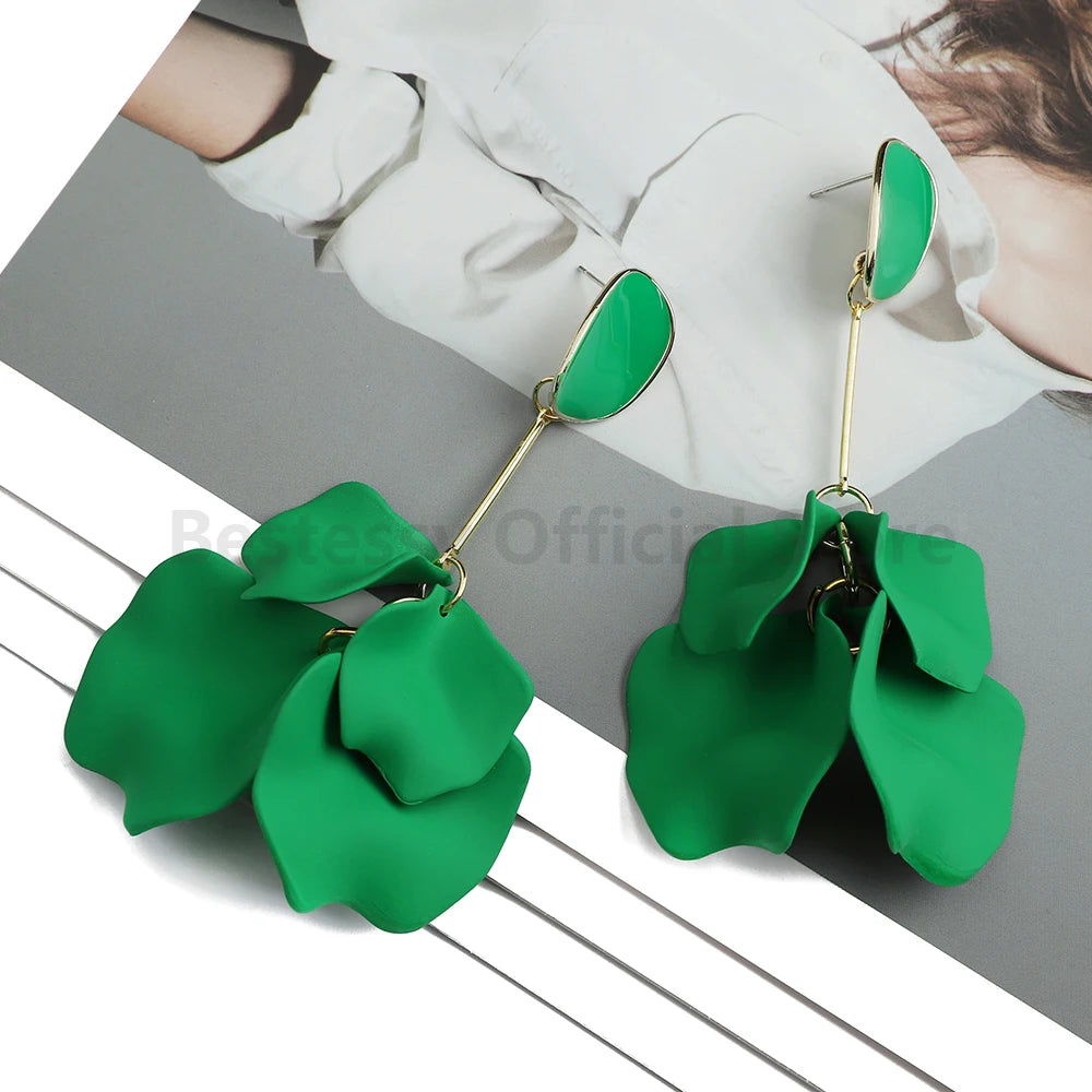 Boucle d'oreille fleur pendante