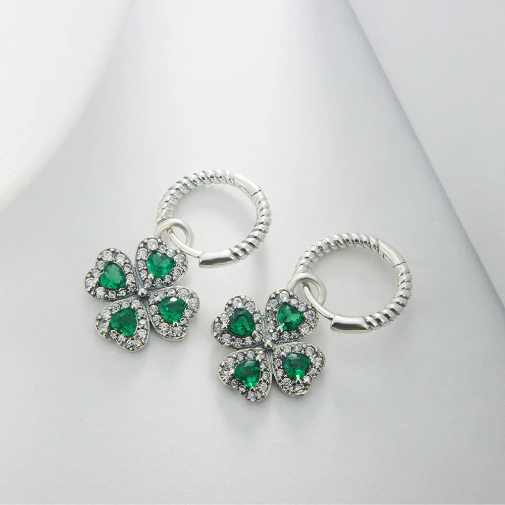 Boucle d'oreille fleur argent