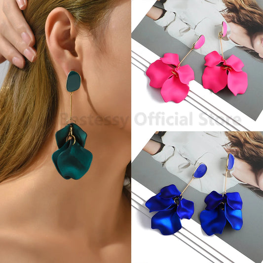Boucle d'oreille fleur pendante