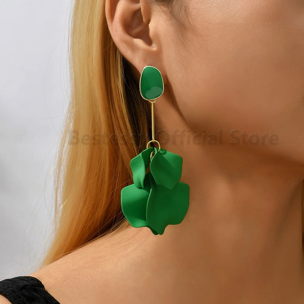 Boucle d'oreille fleur pendante