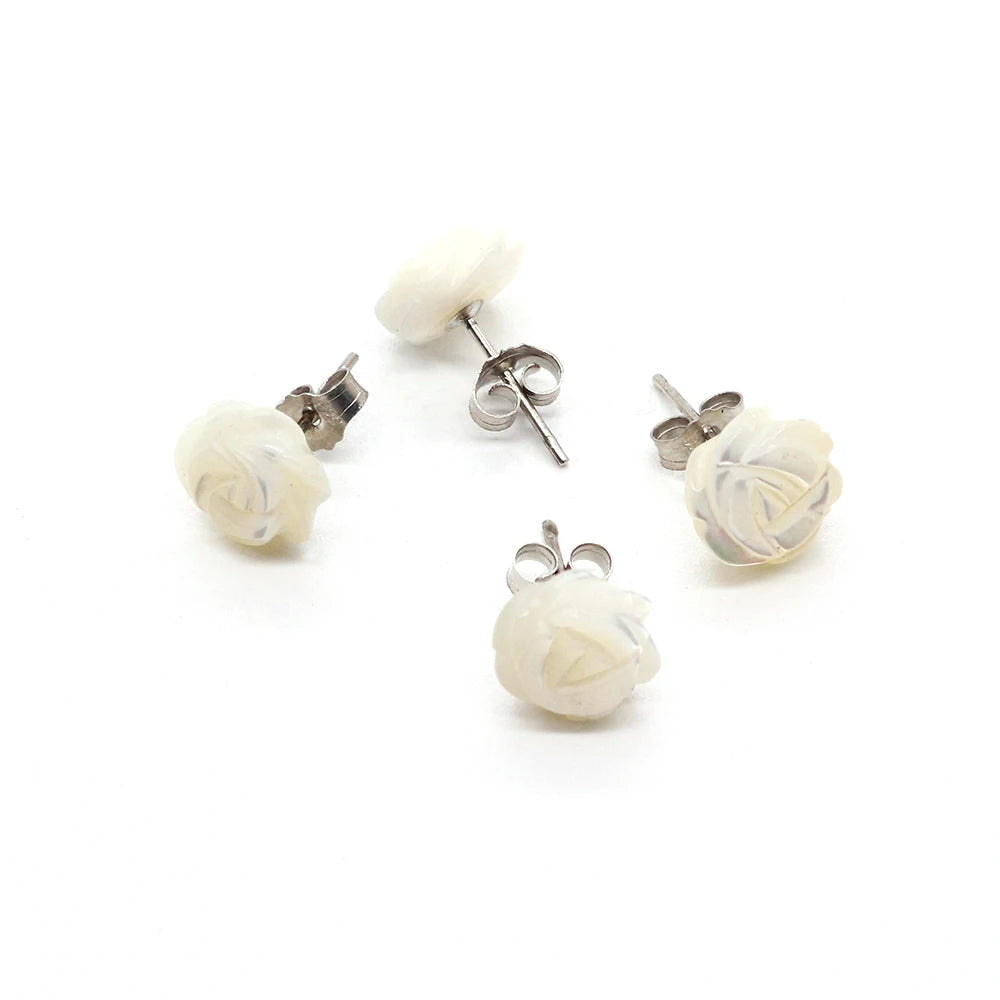 Boucle d'oreille fleur nacre
