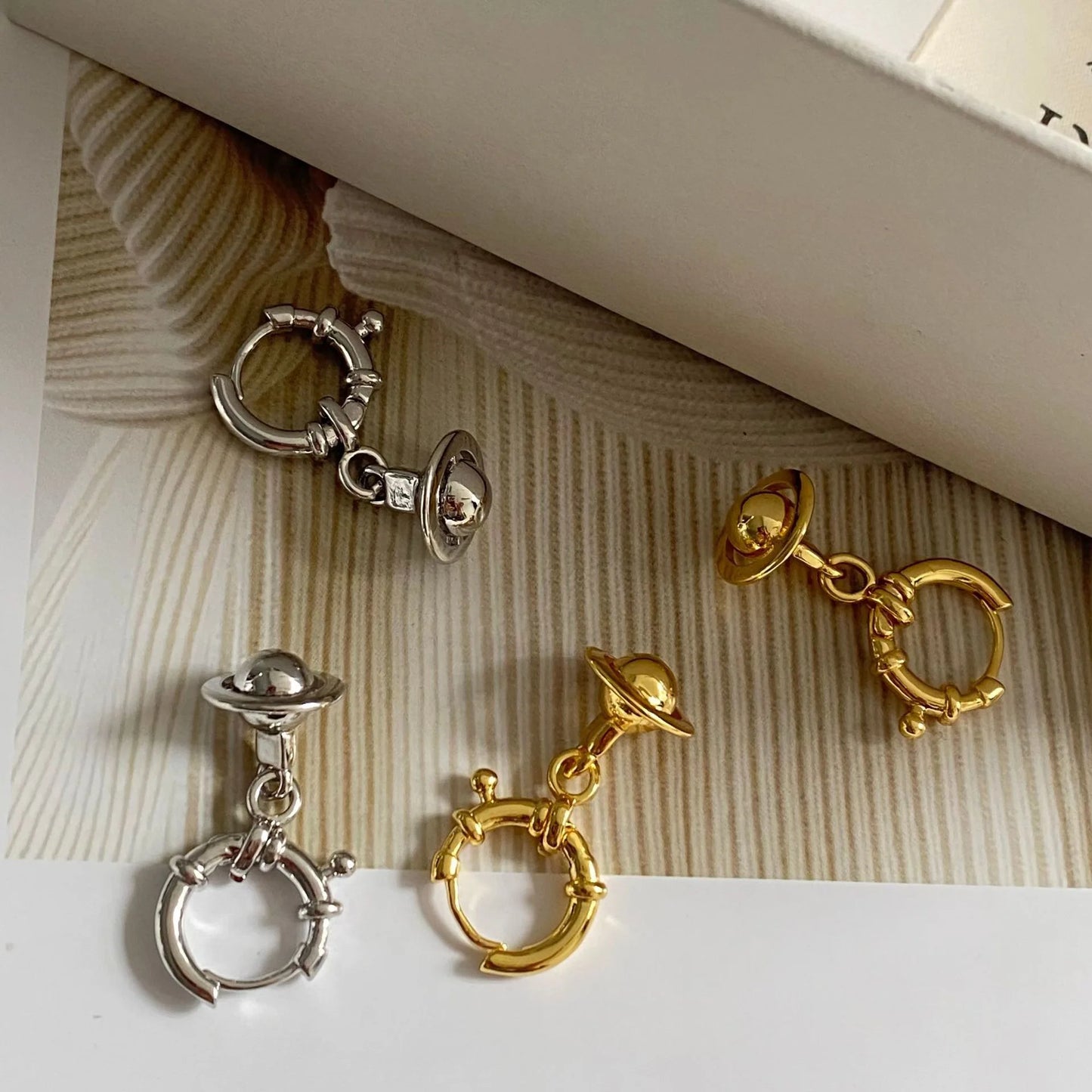 Boucle d'Oreille Planète